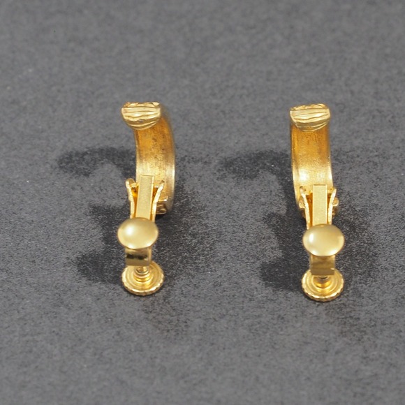 Vintage Napier Clip On Hoop Earrings Gold Tone Textured Screw Back MCM Classic - Picture 10 of 13